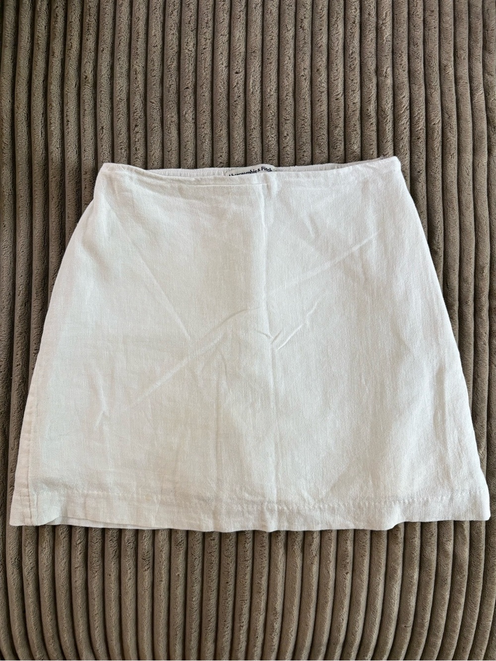 Abercrombie & Fitch White Mini Skirt - Clean Straight Silhouette